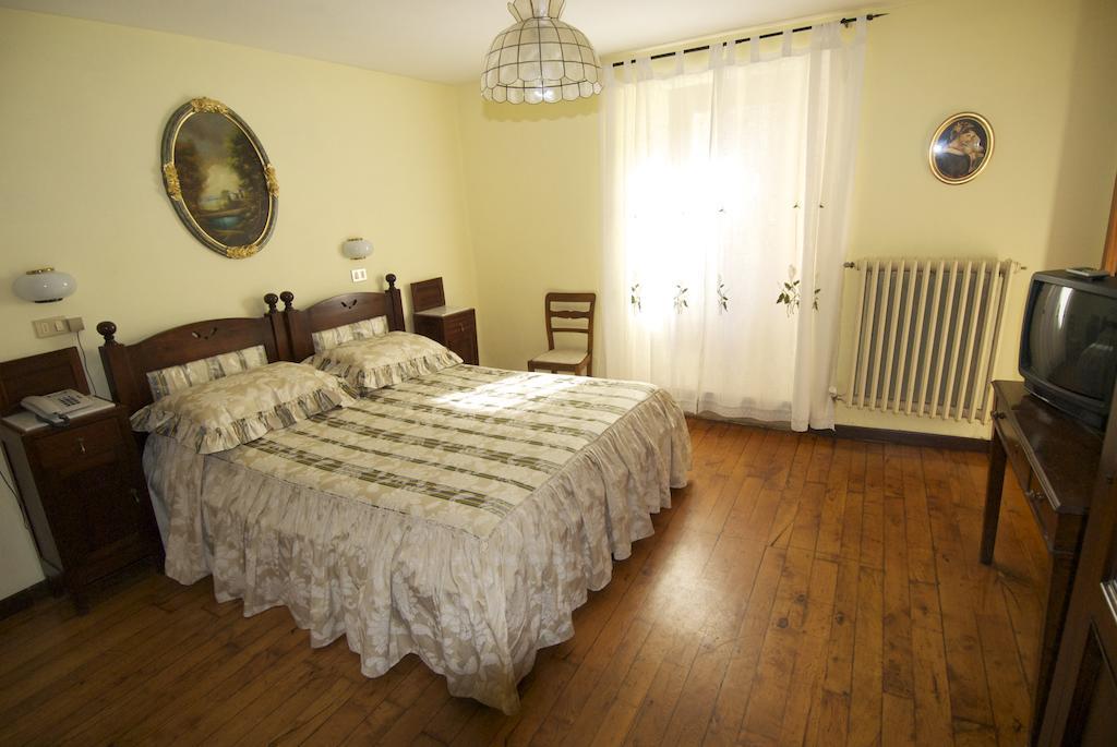 Albergo Ristorante Galli Pievepelago Quarto foto