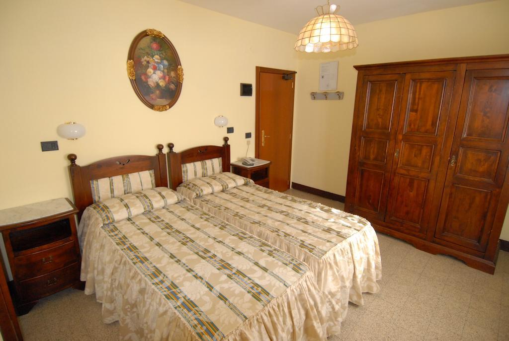 Albergo Ristorante Galli Pievepelago Exterior foto