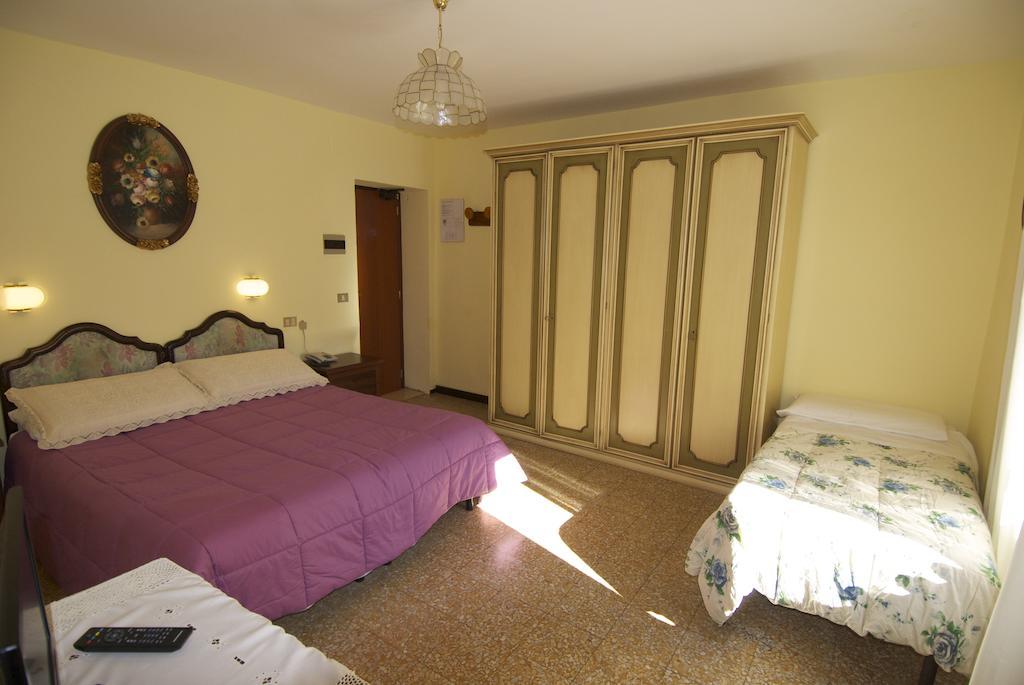 Albergo Ristorante Galli Pievepelago Quarto foto