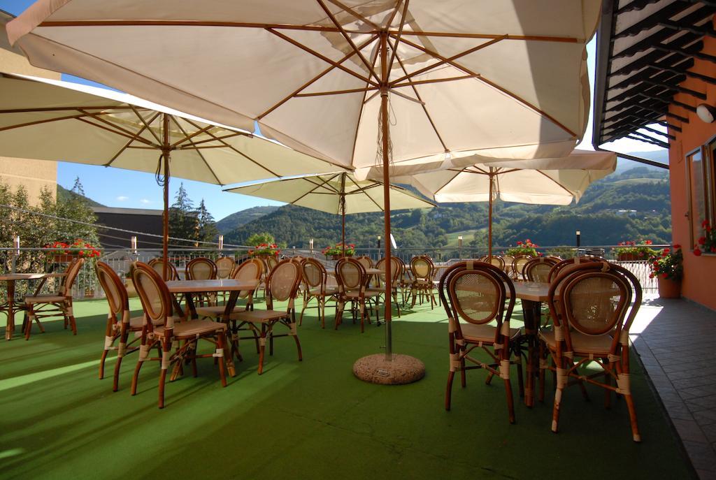 Albergo Ristorante Galli Pievepelago Exterior foto