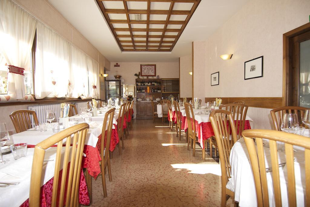 Albergo Ristorante Galli Pievepelago Exterior foto