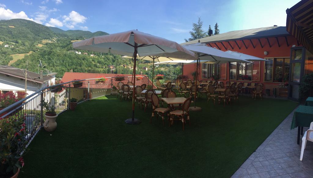 Albergo Ristorante Galli Pievepelago Exterior foto